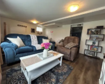 Charming 2-Br Basement Apartment, Central to National Park, Close to Interstate