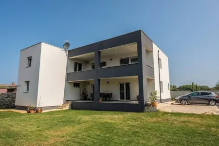 Holiday home Galižana