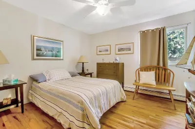 Shelter Island Spacious Getaway with Cozy Fireplace Hotels in der Nähe von Shelter Island Heights Private Beach Club