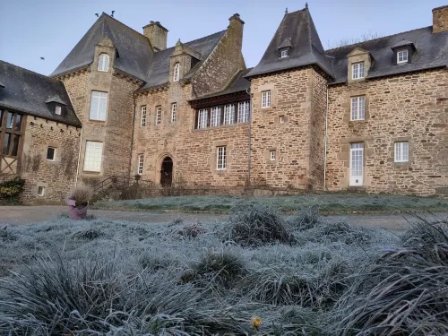 Appartement vue sur le Parvis du Château Hotel a Brelidy