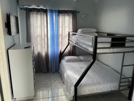 3 bedroom Villa. Sun and Fun. 5 minute walk to beach.