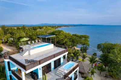 Shedrock Shangrila, Beachfront Pelican Penthouse Suite Hôtels à : 