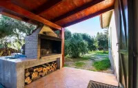 Cottage surrounded by greenery ideal for families