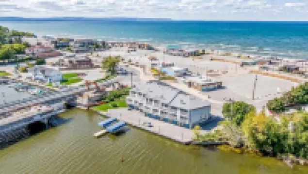 Beach1 Waterfront Stunning Views