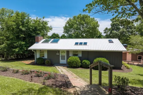 Serene Lake Oasis ~ King Bed