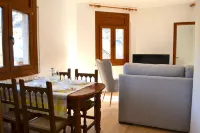 Family and central apartment Hotels in Esterri d'aneu