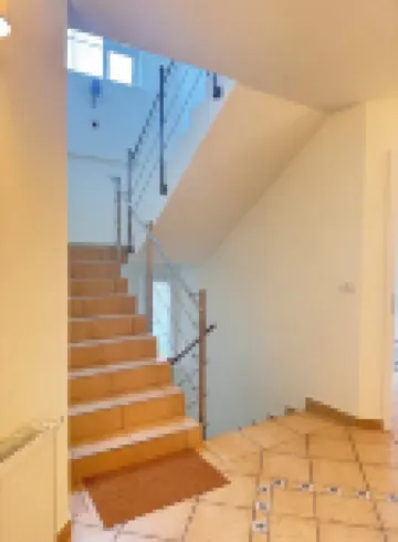 DiamondVilla, 4 bedroom Apartment, garden & spa