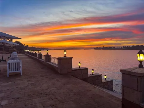 Charming Two-bedroom apartment in nile front resort Hotels in At Tod