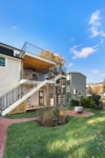 Historic 2 Bed/2 Bath Downtown Loft w/Park View & Spa Access 切斯特敦酒店