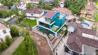 BRAND NEW VILLA LARGE POOL 5 STAR AMENITIES WALKING DISTANCE TO  BEAUTIFUL BEACH