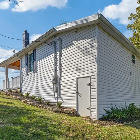 Mountain View Bungalow in Front Royal