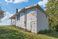 Mountain View Bungalow in Front Royal Hotels in Front Royal