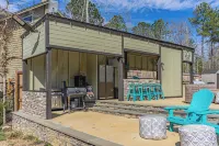 Tranquil Getaway Minutes from Auburn including Pool & backyard Waterfall Oasis