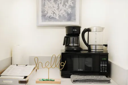 Cozy Private Studio Prime Location Near DTLA, Ktown & Attractions