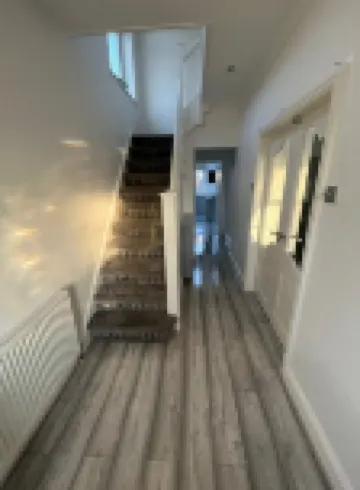 Stylish Home Away from Home6 Minutes Drive to Beach