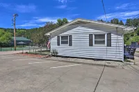 Deadwood Apartment - Walk to Historic Downtown! - Kitchens