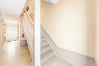 Bright & Modern 3-Bed House Next To Glasgow Airport