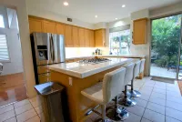 Gated 3BR 2.5BTH w/ Pool and Spa in Tustin Hotels in Tustin