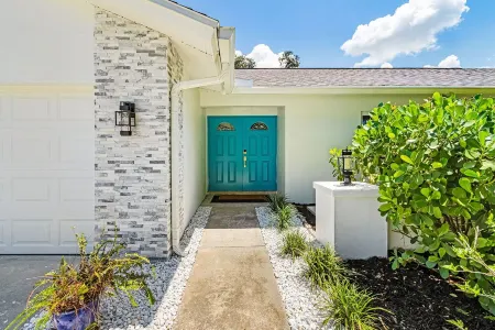 Beechwood Bungalow! Spacious 4-bedroom house with pool in charming Fort Myers
