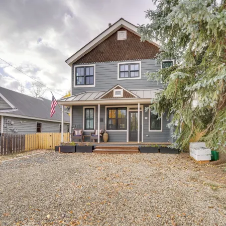 Inviting and Renovated Home in Crested Butte!