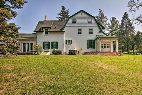 3-Acre Property: Charming Dutch Country Colonial - 3-Star