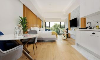 Icon Roma 517 by Wynwood House