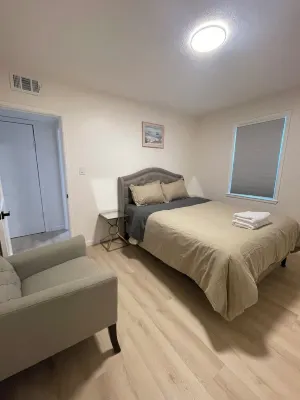 Newly Renovated Luxury 3-Bed 2-Bath House with Easy Airport Access Hotel in zona Fun and Games