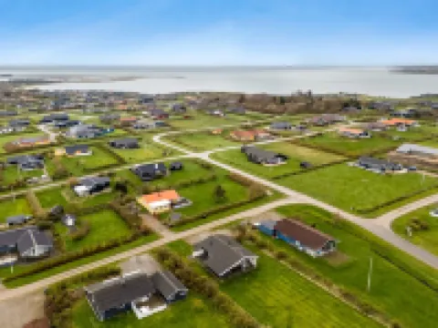 "Tanea" - 700m to the Fjord