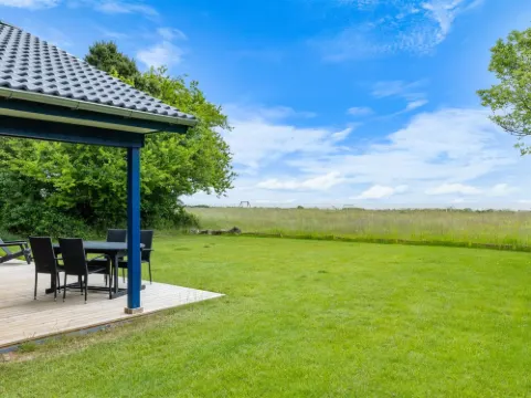 "Mato" - 100m from the Sea