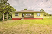 The Gathering Place Brenham Home on 6 Acres - parking