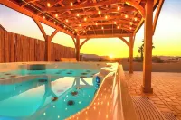 4Br Family Oasis - Game Room + Water View’s