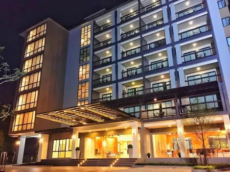 Wellness Chiang Mai Hotel Отели рядом с достопримечательностью «Roitawarabarn Baandhawalai - Porter house»