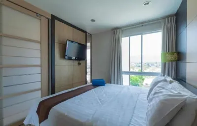 Newly Renovated 1-Bedroom, 43 Sqm, Located in Hearth of Town and Close to Beach 住宿飯店