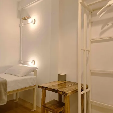 8 Sleeper Street Guesthouse