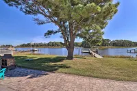 Grasonville Home w/ Private Pool on the Water - Homestays