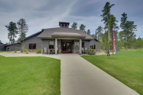 Luxurious Lead Vacation Rental w/ Private Hot Tub! -  Privatzimmer