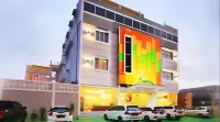 Emerald Hotel 파킹 에어리어 펠라부한 세무트 주변 호텔