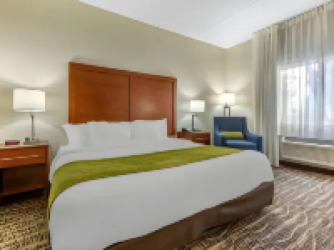 Comfort Inn & Suites Phoenix North - Deer Valley