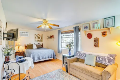 Walkable Studio w/ Patio in Tucson! - Homestays
