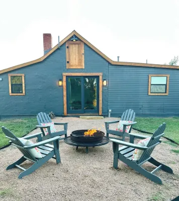 Charming 2BR Bunkhouse in the heart of the Texas Hill Country!