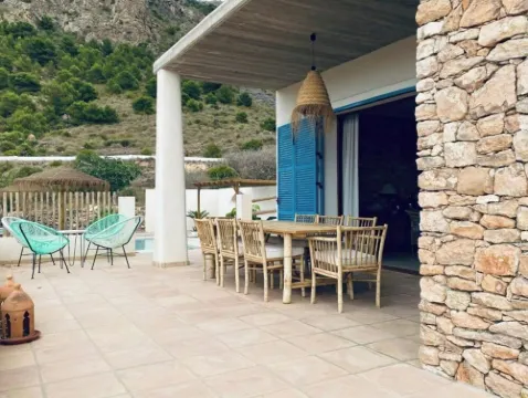 LOS PALMITOS HOUSE IN RURAL ENVIRONMENT