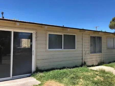 "TINY" Home w/ Expansive Views of the Sierras Now W/ Wifi!