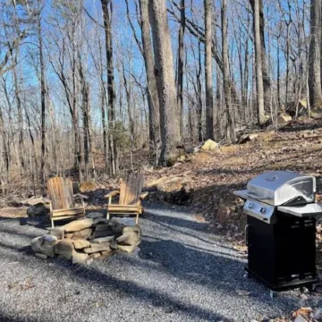 Family & Pet Friendly Treehouse with Amazing Views