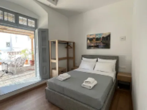 Douskos Guesthouse Hotels in Hydra