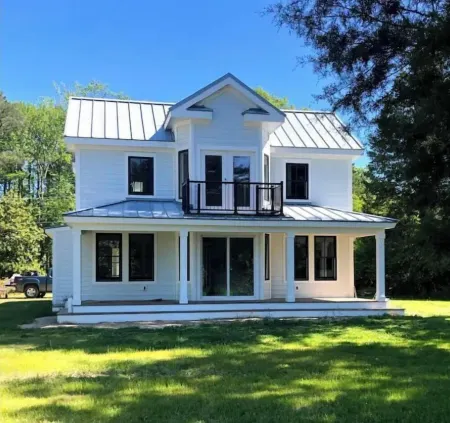 Coastal Farmhouse Getaway!