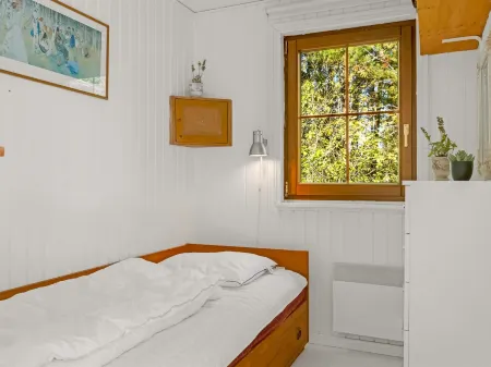 "Eimi" - 1.5km from the Sea