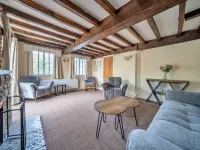 Cottage in Bridgnorth with Hot Tub & Garden