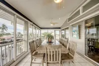 Gulf Hidden Jewel POOL Kayak bikes fish from dock Hotels in Matlacha