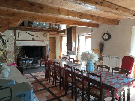 Maison Ancienne Caussenarde à Quelques km des Gorges du Tarn