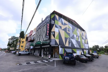 Assalam Hotel Отели в г. Panji